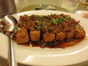 Braised tofu with pork 